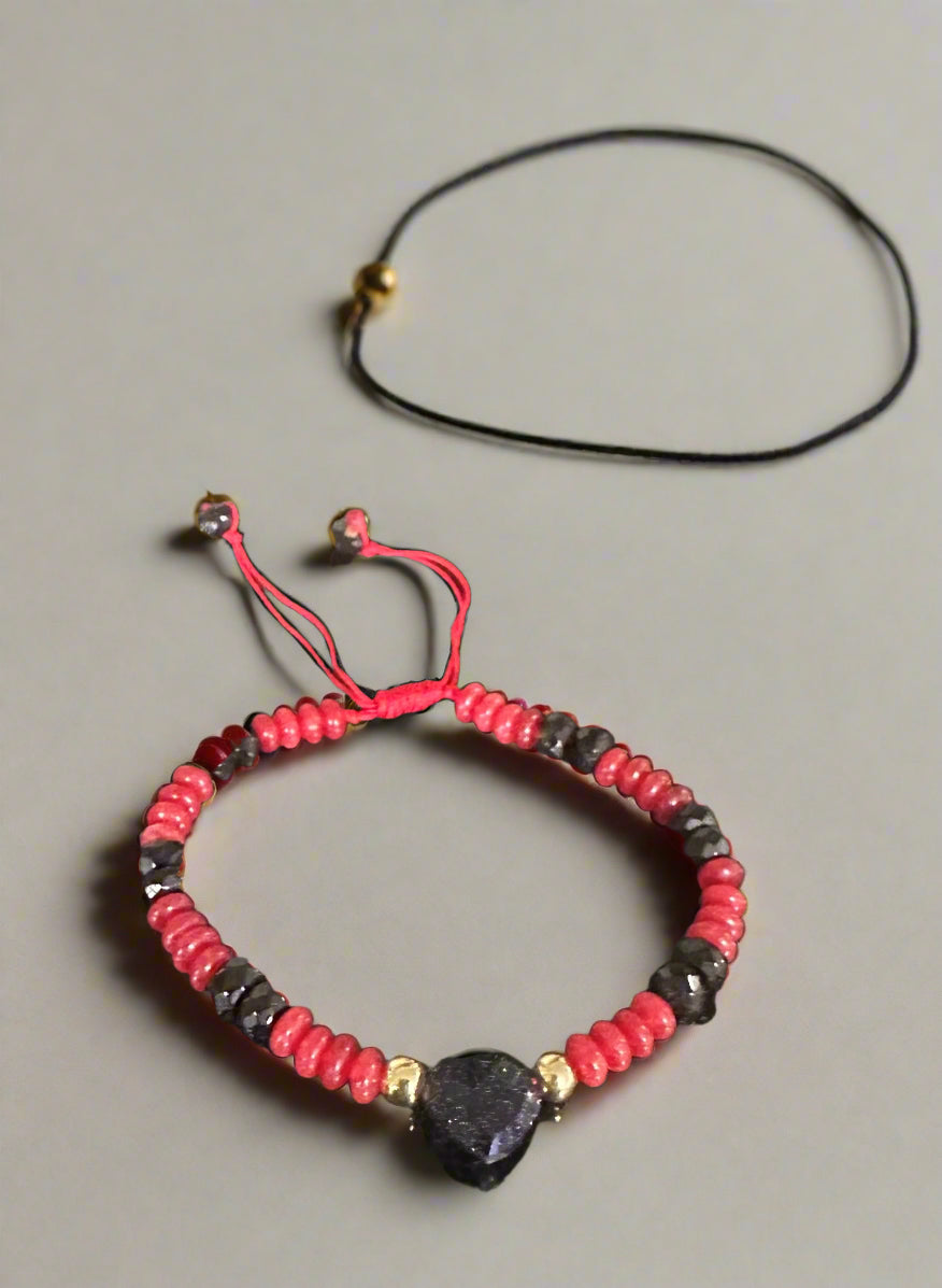 Onyx Carnelians and 18K Gold Beads Cord Bracelet
